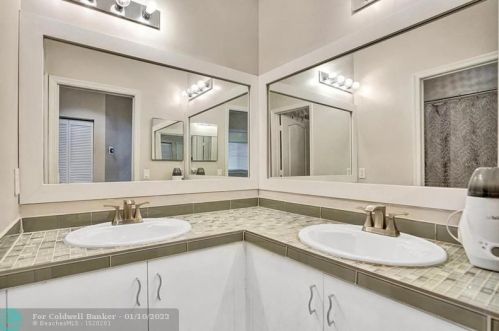 13305 32nd St, Hollywood FL 33027-3911 exterior