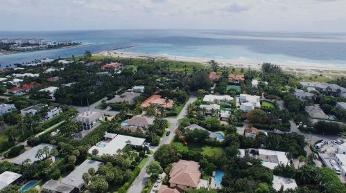 206 Caribbean Rd, Palm Beach FL  33480-3010 exterior