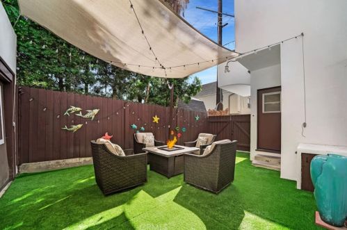 126 Orizaba Ave, Long Beach CA  90803-2527 exterior