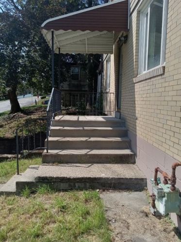 8005 Aber Rd, Verona, PA 15147-1601