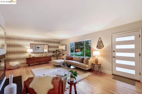 6705 Colton Blvd, Oakland, CA 94611-2348