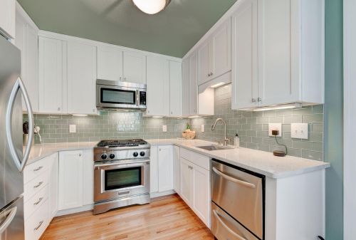 5039 Ewing Ave, Minneapolis MN 55429-3946 exterior