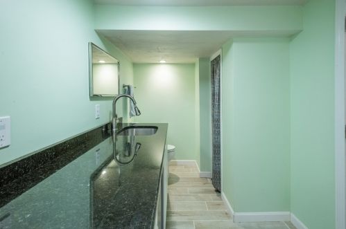 3 Madison Ave, Peabody MA 01960-2121 exterior