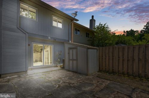 601 Clearwater Ct, Herndon VA  20170-4125 exterior