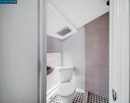 9003 B St, Oakland CA 94603-1435 exterior