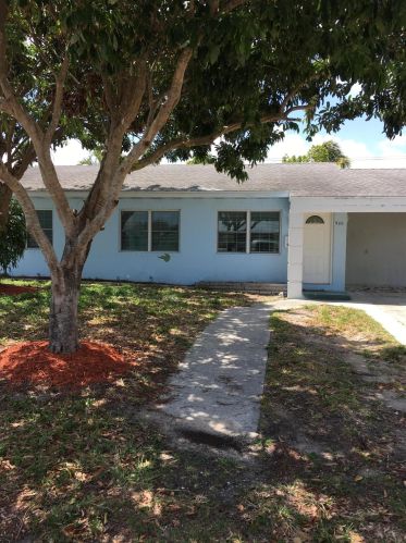 920 Macy St, West Palm Beach, FL 33405-3810
