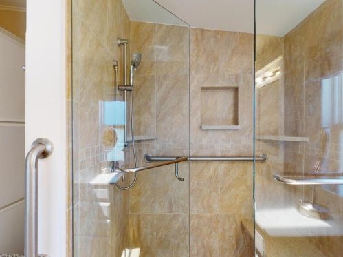 1041 Silver Lakes Blvd, Naples FL  34114-9334 exterior