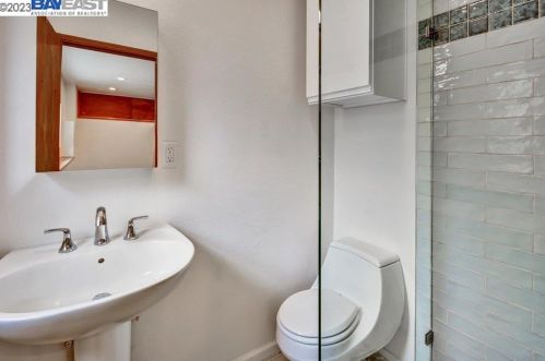 325 Bellevue Ave, Daly City, CA 94014-1307