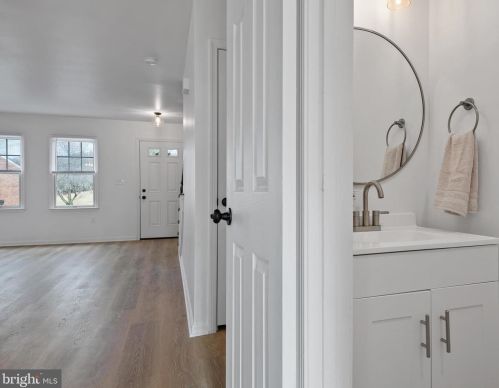 6027 Meade Ct, Harrisburg PA  17112-8546 exterior