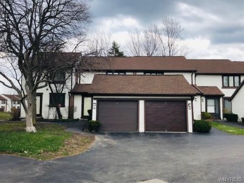 502 Charlesgate Cir, Amherst, NY 14051-2432