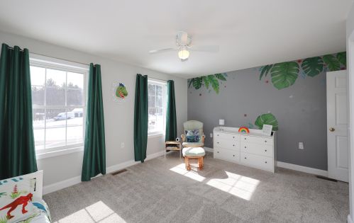 39 Bradford Cir, Hillsboro NH  03244-4864 exterior