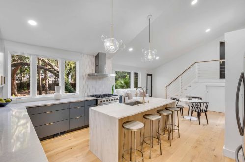 124 Sparrow Dr, Isle Of Palms SC  29451-2514 exterior