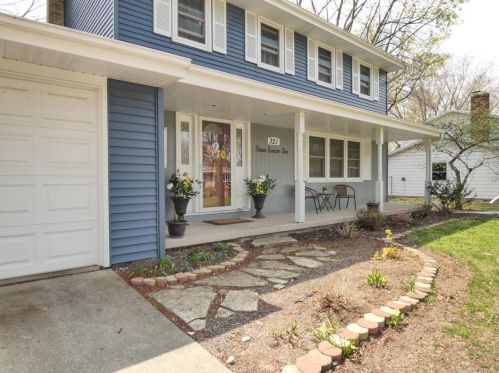 321 Briar Ln, Green Bay, WI 54301-1317