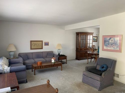 24 Evarts Ave, White Plains, NY 10607-1012