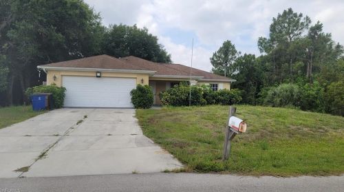 2819 52nd St, Lehigh Acres, FL 33971-5775