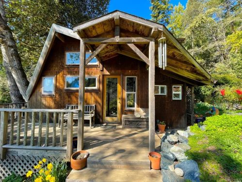 4851 Running Springs Rd, Ukiah, CA 95482-9029