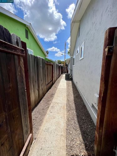 3544 Halifax Way, Concord CA  94520-1540 exterior