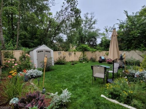 220 Camden Rd, Parsippany NJ  07054-2527 exterior