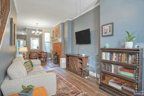 593 Gregory Ave, Union City, NJ 07086-5878