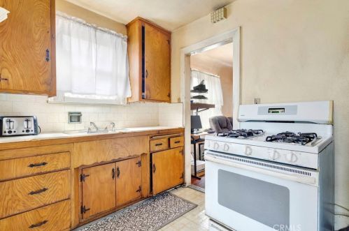 4627 Pine St, Pico Rivera CA  90660-2261 exterior