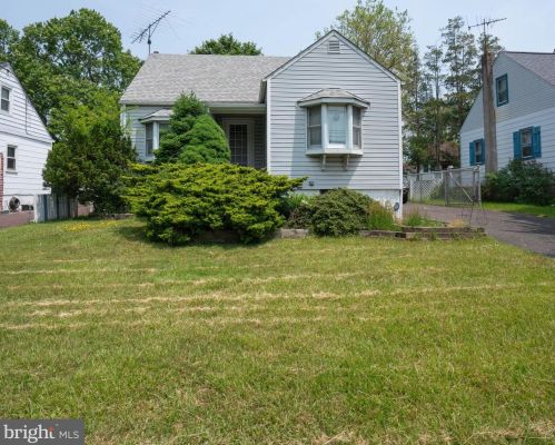1037 Main St, Lansdale, PA 19446-1938