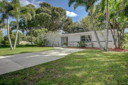 6405 Drawdy Pkwy, Fort Pierce, FL 34951-1001