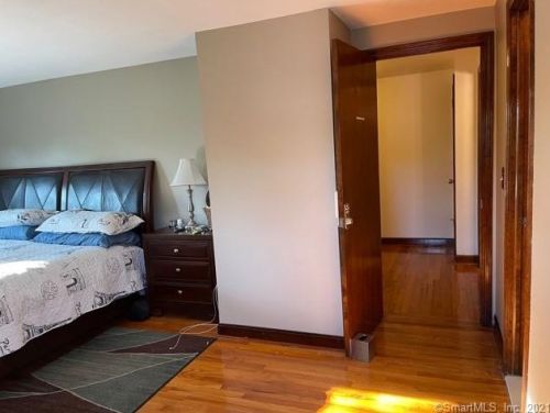 109 Longview Dr, Windsor CT  06095-3806 exterior