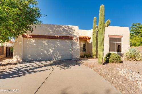 573 Covered Wagon Dr, Tucson, AZ 85704-6956
