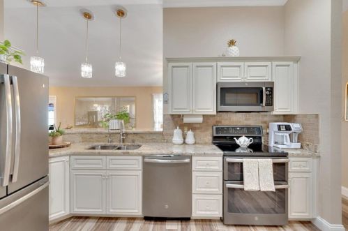 4558 Clubhouse Rd, Lakeland, FL 33812-4283