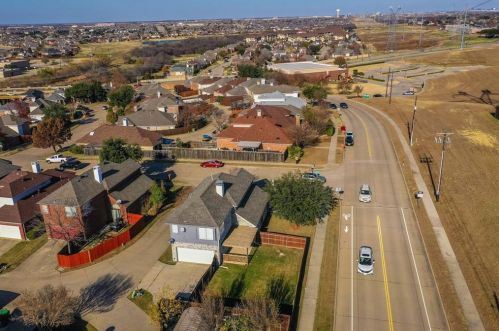 1301 Marken Ct, Carrollton TX  75007-1105 exterior