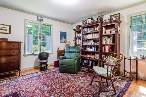 205 Lindley Ave, North Kingstown RI  02852-5761 exterior