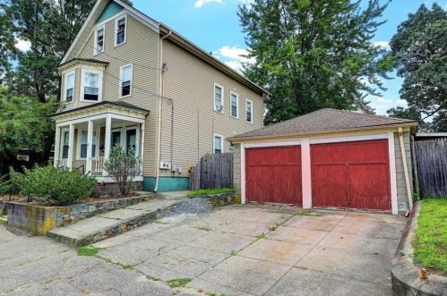 64 Salina St, Providence, RI 02908-2628