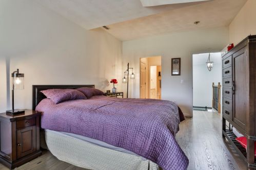 33 Hawthorne Vlg Rd, Nashua NH 03062-2274 exterior