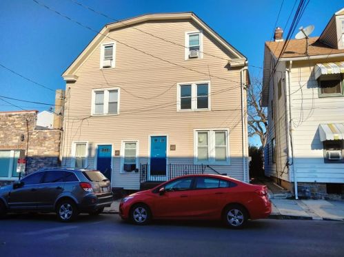 633 Berwick St, Easton, PA 18042-6408