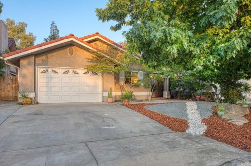 8806 Chance Ave, Fresno, CA 93720-1946