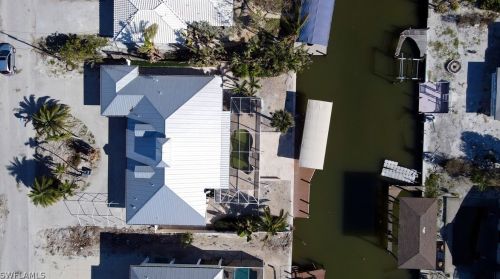 330 Madison Ct, Fort Myers Beach FL  33931-3642 exterior