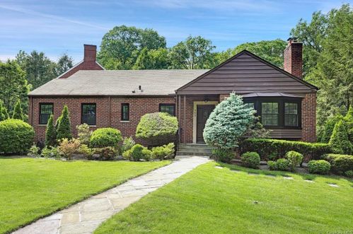 343 College Rd, Bronx, NY 10471-3001