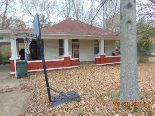 5720 Main St, Trezevant TN  38258-2527 exterior