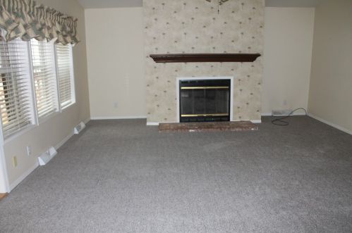 221 Rock Lake Dr, Zelienople PA  16063-8901 exterior