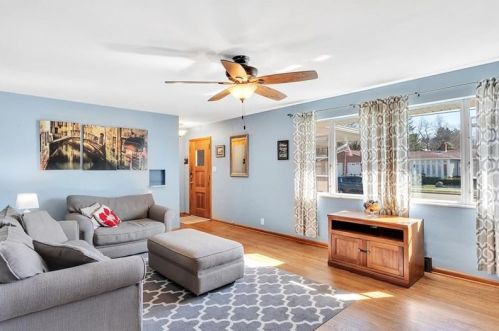 207 Coolidge Ave, Cheswick, PA 15024-1425