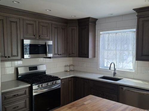 595 Mountain Rd, Port Jervis NY  12771-3165 exterior