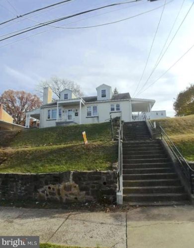 814 Bush St, Norristown PA  19405-1342 exterior