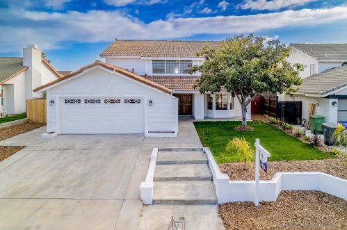 3775 Carnegie Dr, Oceanside CA  92056-6321 exterior