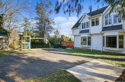 80 Donnybrook Rd, Scarsdale NY  10583-6704 exterior