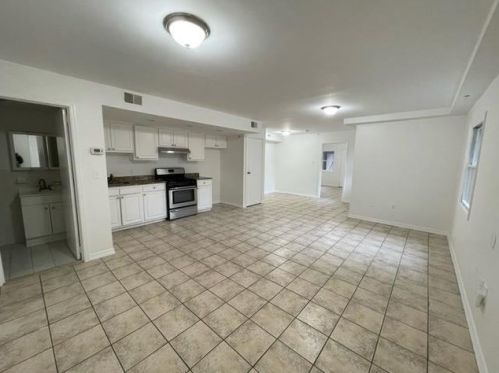 516 16th St, Union City NJ  07087-3227 exterior