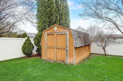 1226 Wedgewood Dr, Waukesha WI  53186-6753 exterior