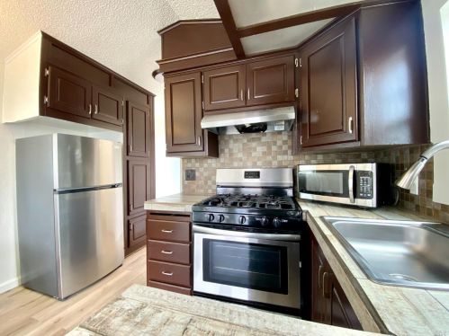 110 El Crystal Dr, Santa Rosa CA  95409-7909 exterior