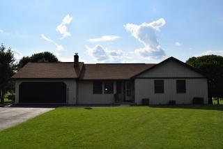 1814 Saint Johns Dr, Chambersburg, PA 17202-3022