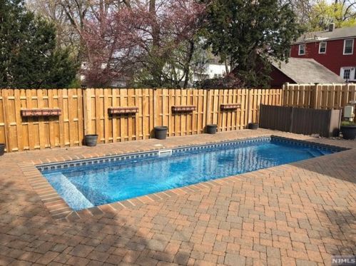 479 Oak Ave, Maywood, NJ 07607-1205