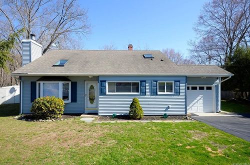 19 Stony Brook Rd, Sloatsburg, NY 10974-1315